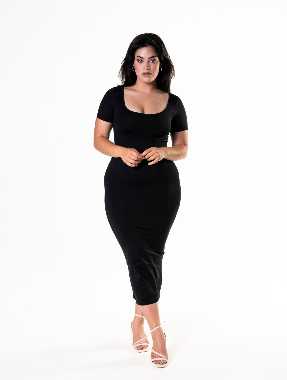 Chic Bodycon Midi Dress with Stylish Slit and Short Sleeves
