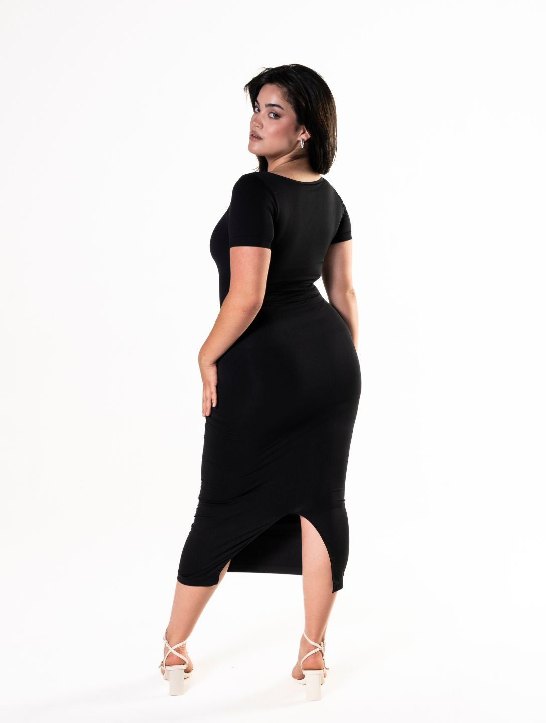 Chic Bodycon Midi Dress with Stylish Slit and Short Sleeves