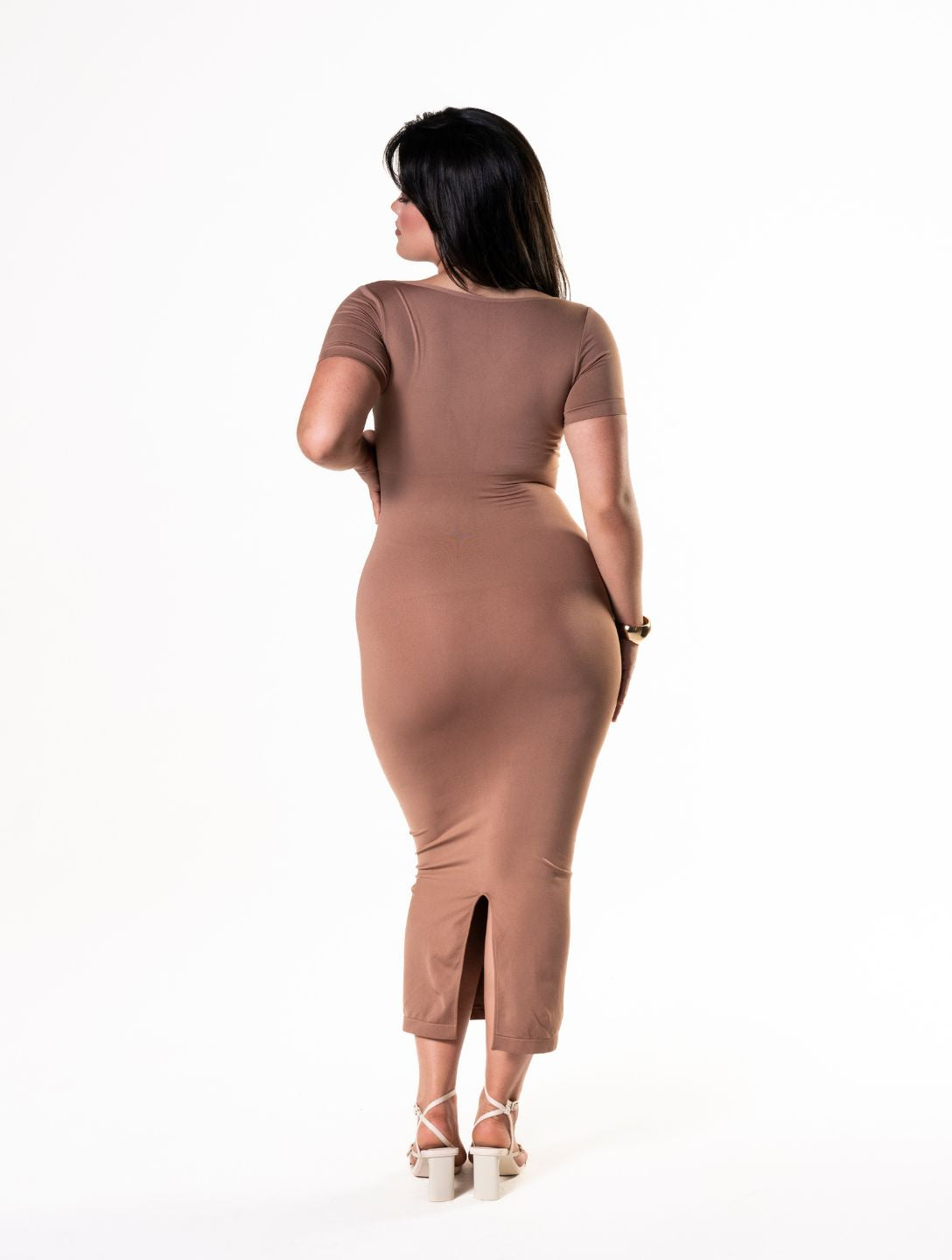 Chic Bodycon Midi Dress with Stylish Slit and Short Sleeves