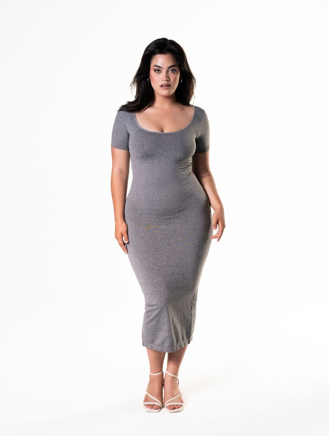 Chic Bodycon Midi Dress with Stylish Slit and Short Sleeves