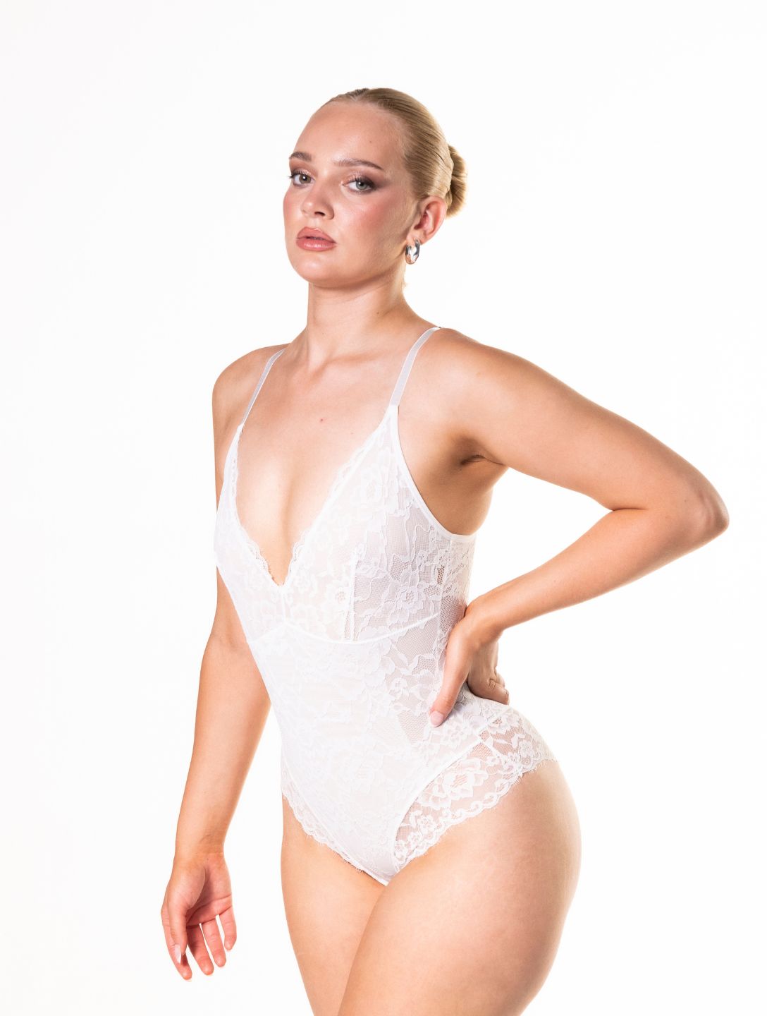 Luxe Laced Shapewear Bodysuit for a Flawless Silhouette