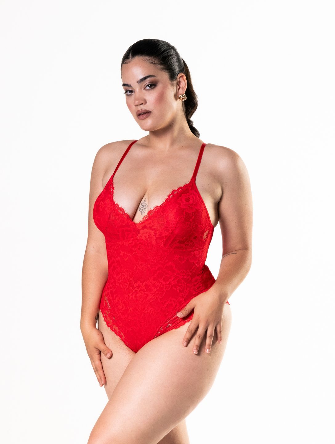 Luxe Laced Shapewear Bodysuit for a Flawless Silhouette
