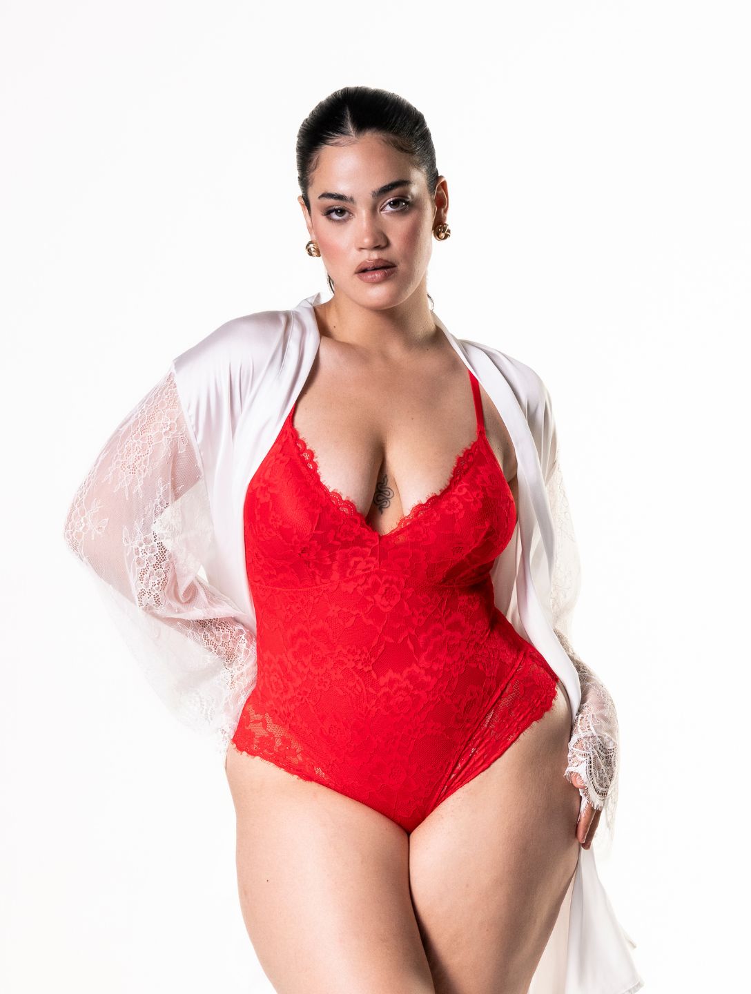 Luxe Laced Shapewear Bodysuit for a Flawless Silhouette